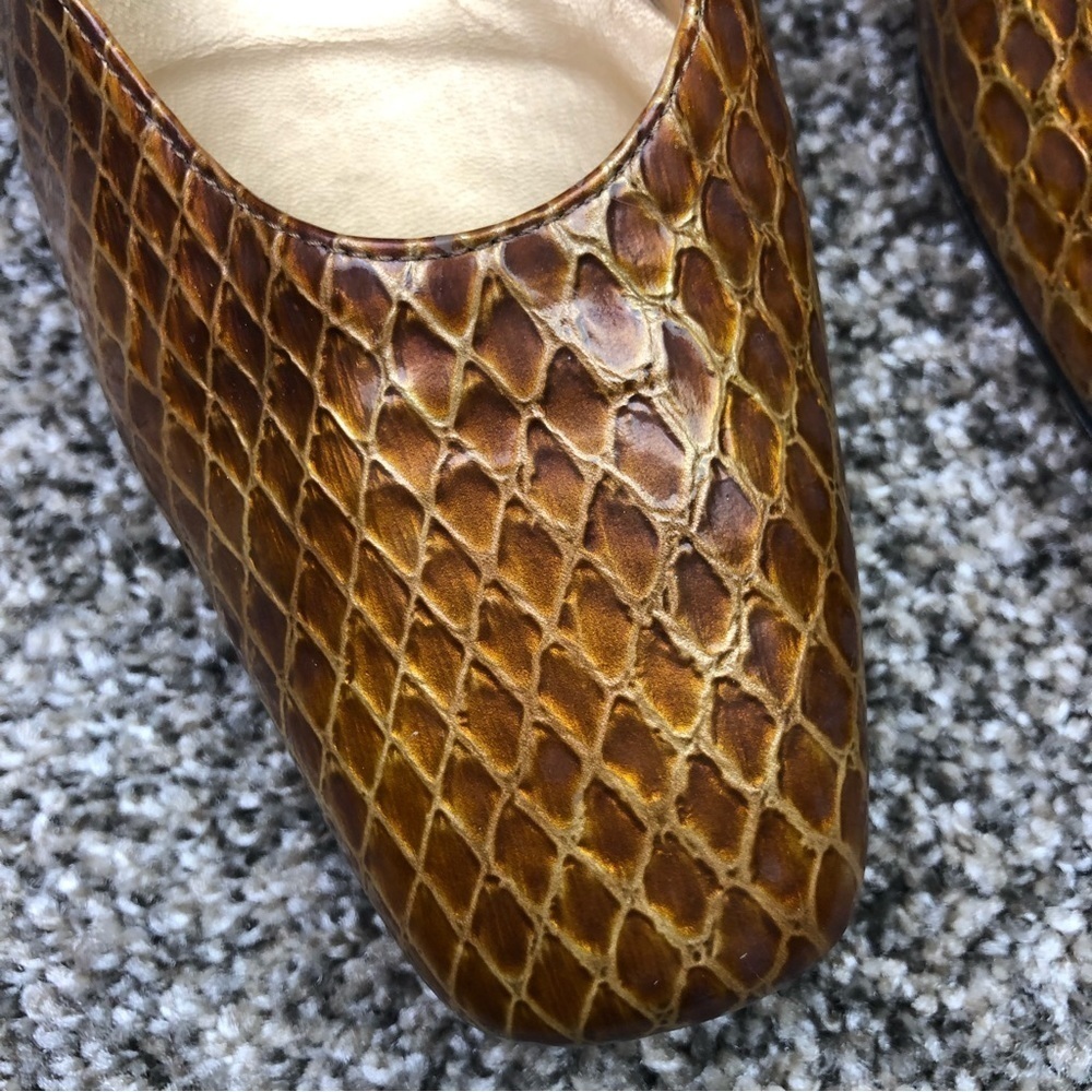 Stuart Weitzman Snakeskin Print Heels Size 9 2.5”… - image 3